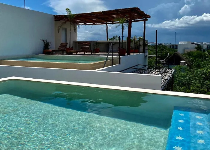 Rosa Azul Aparthotel